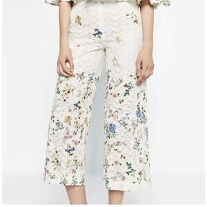 ZARA Pants dainty eyelet Cropped Trousers Cream Floral M NWT